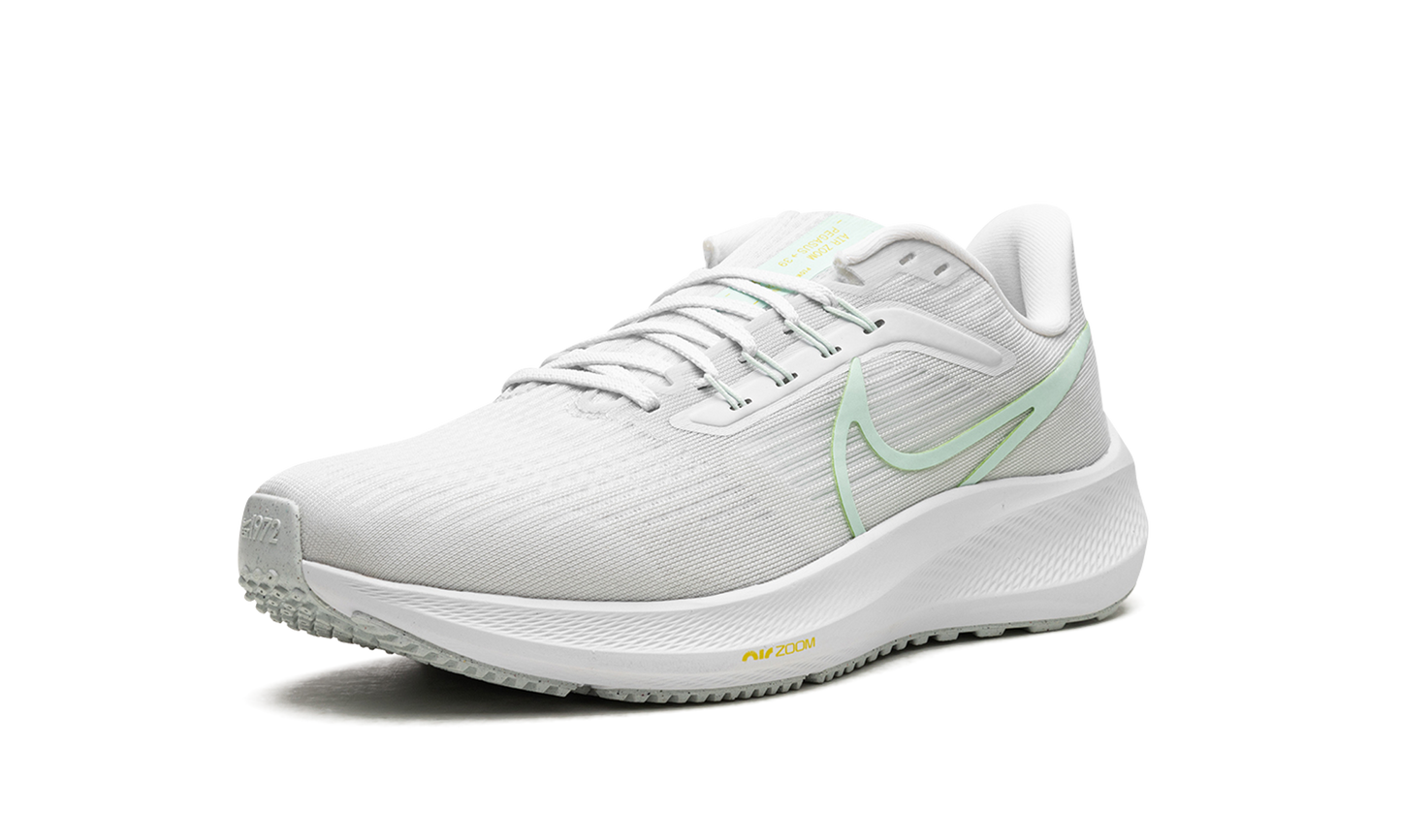 AIR ZOOM PEGASUS 39 MNS WMNS  Barely Green
