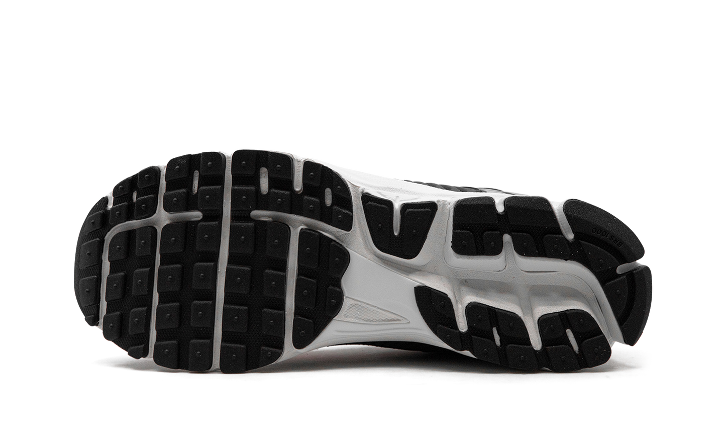 Air Zoom Vomero 5  Black Picante Red