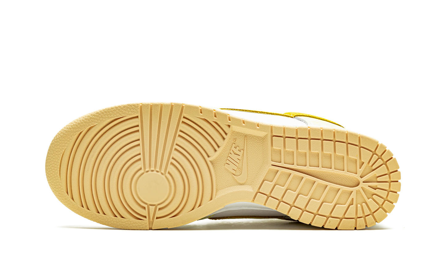 DUNK LOW WMNS  Yellow Strike