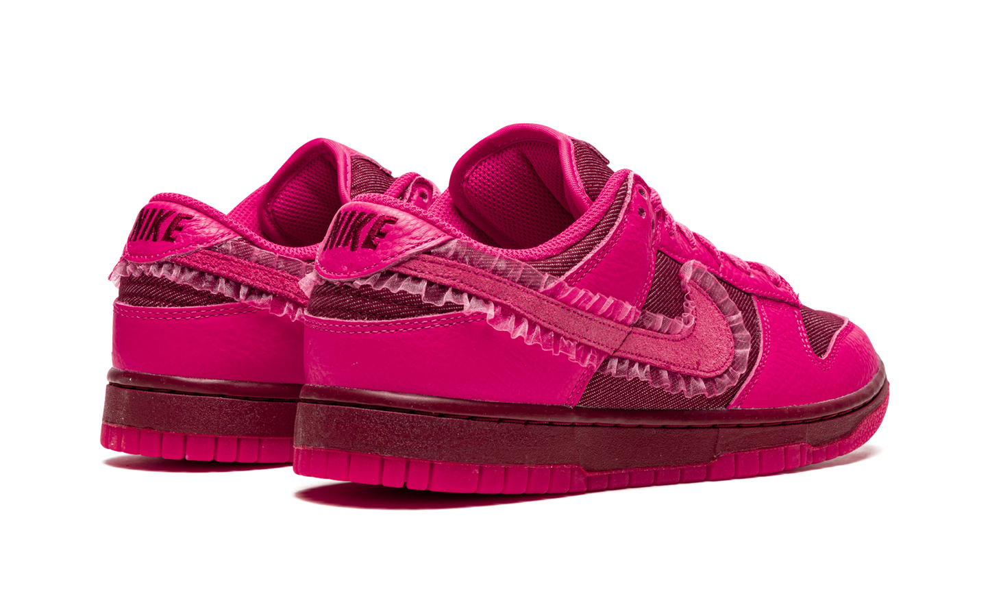 DUNK LOW WMNS  Valentine’s Day