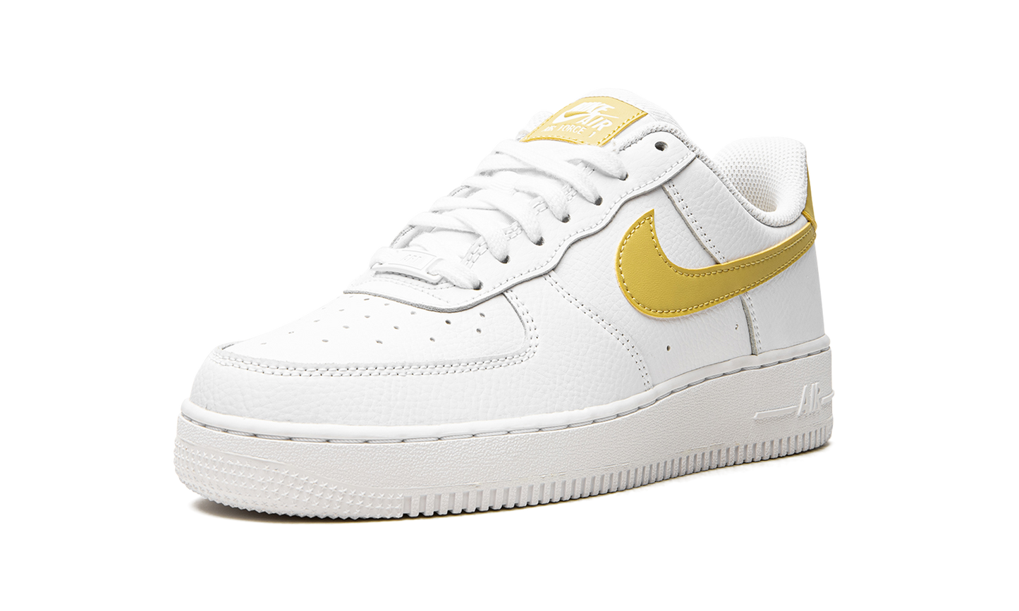 AIR FORCE 1 LO MNS WMNS  White / Saturn Gold