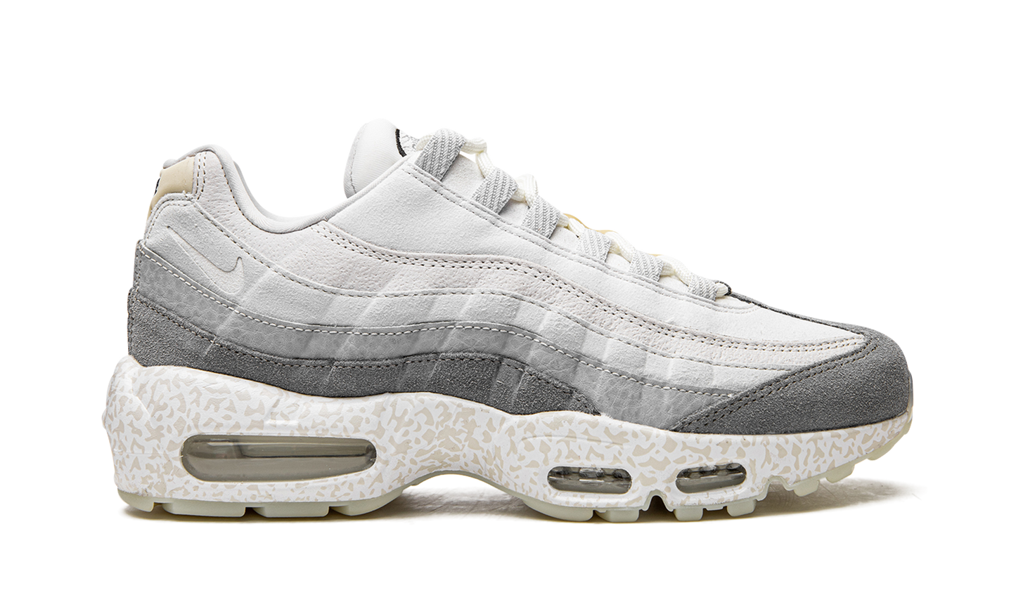 Air Max 95 QS  Light Bone-Glow in the Dark