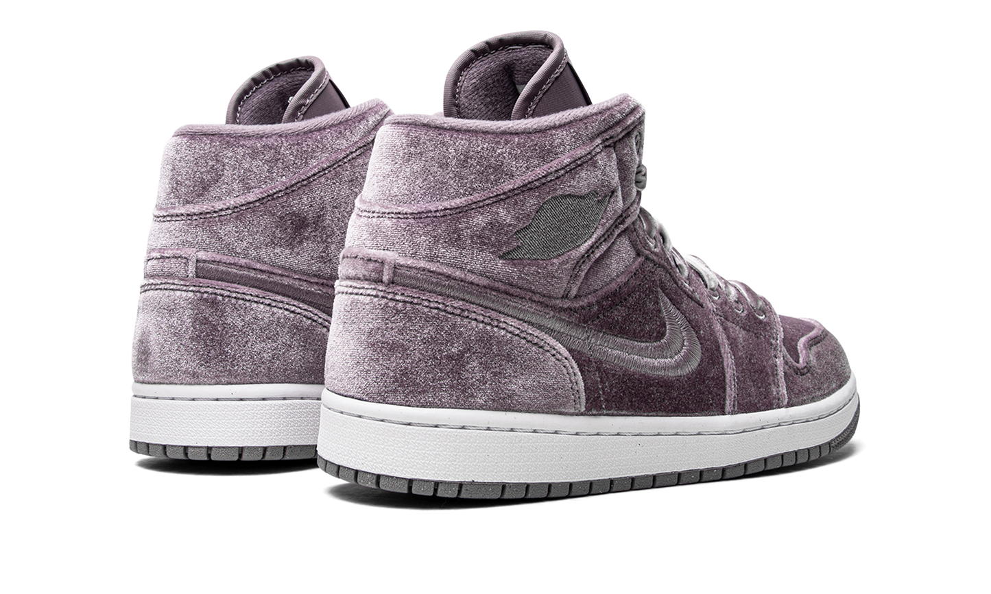 AIR JORDAN 1 MID SE WMNS  Purple Velvet