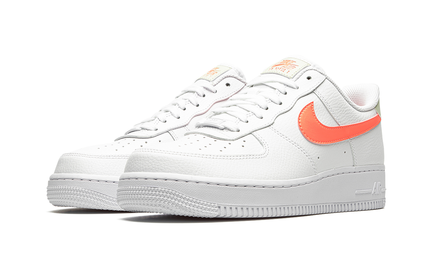 AIR FORCE 1 07 MNS WMNS  ATOMIC PINK