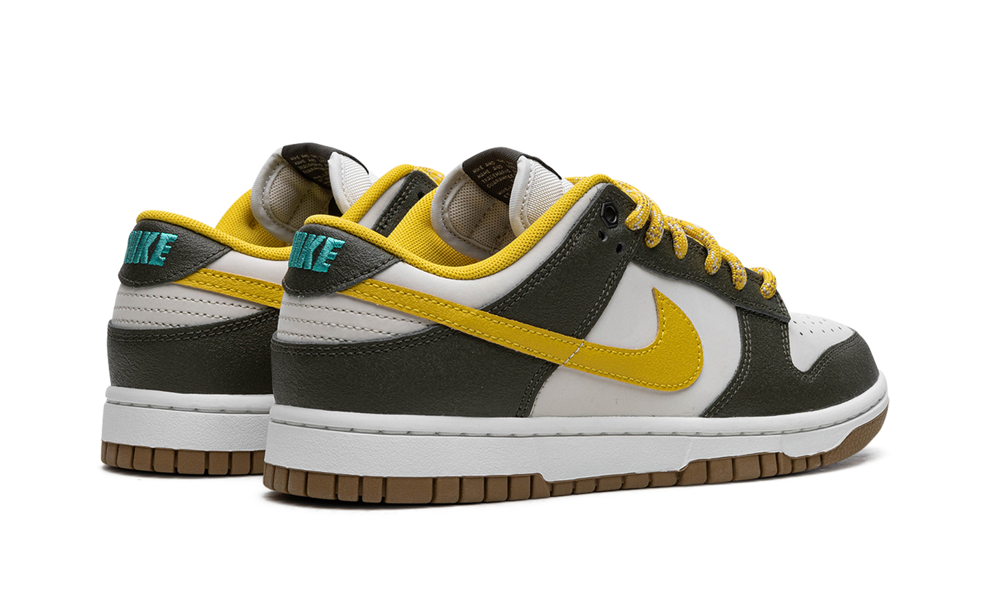 Dunk Low  Cargo Khaki / Vivid Sulfur