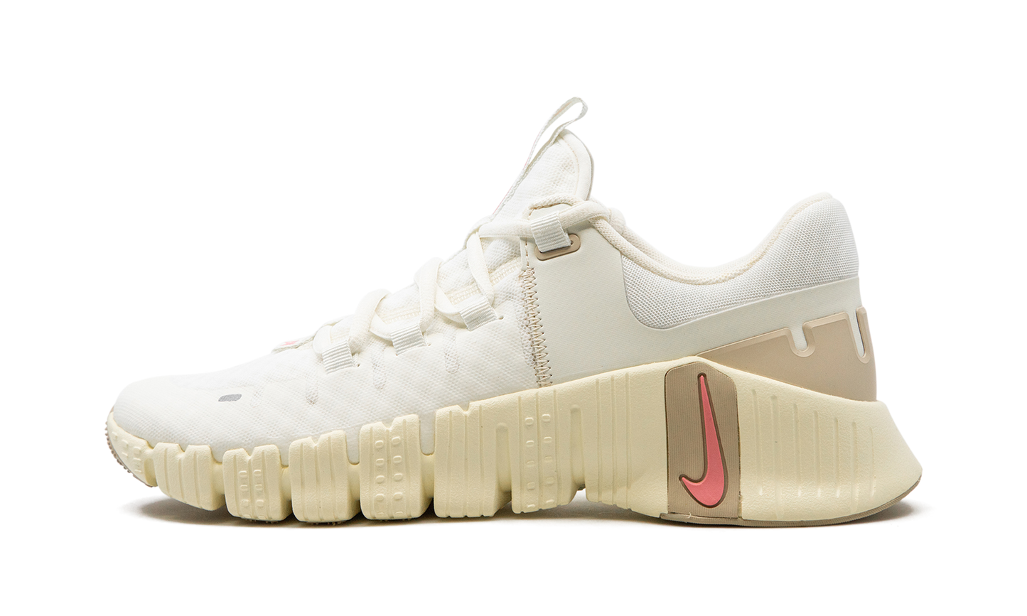 Free Metcon 5 WMNS  Sail Sanddrift