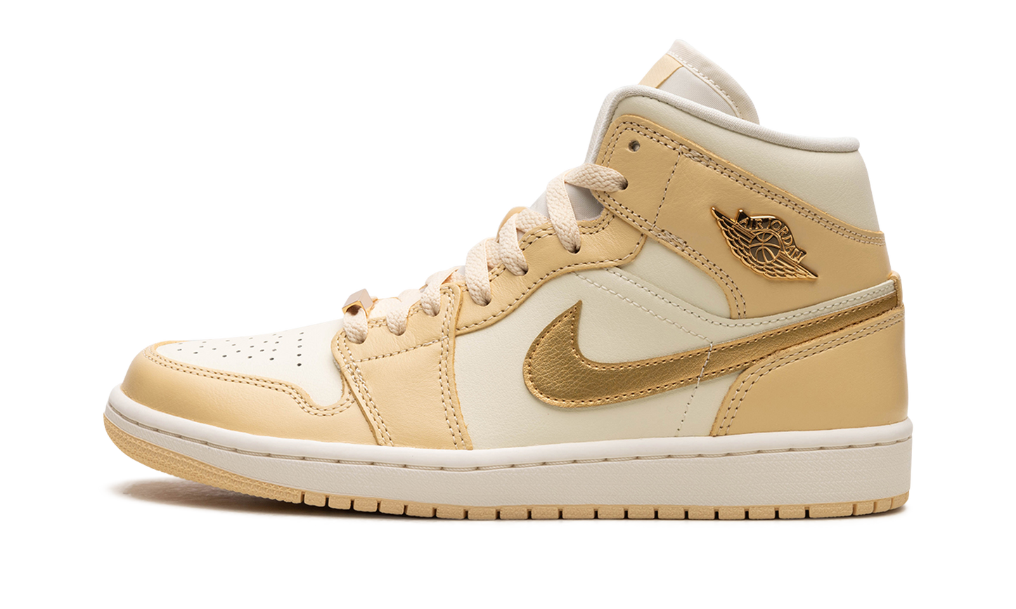 AIR JORDAN 1 MID WMNS  Pale Vanilla