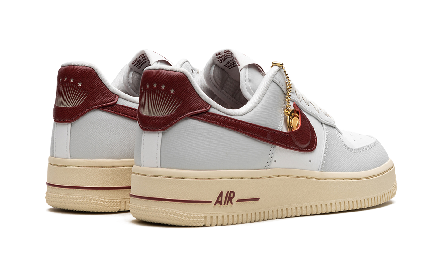 AIR FORCE 1 LO WMNS  Swoosh Pocket - Team Red