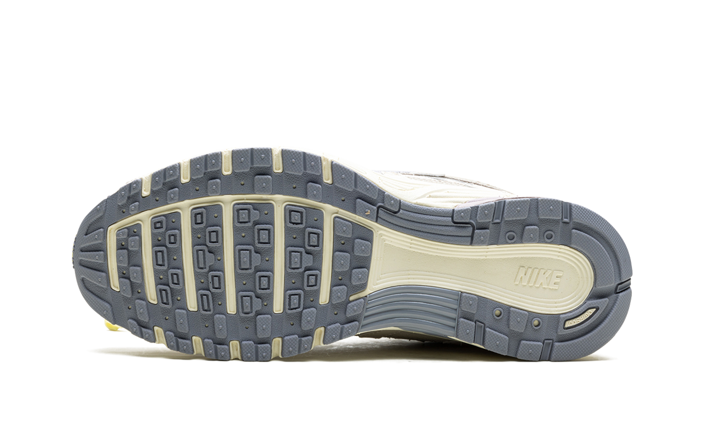 P-6000 WMNS  Light Bone