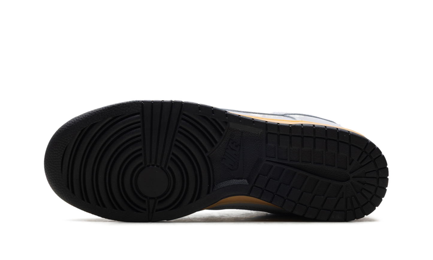 Dunk Low SE  Wolf Grey