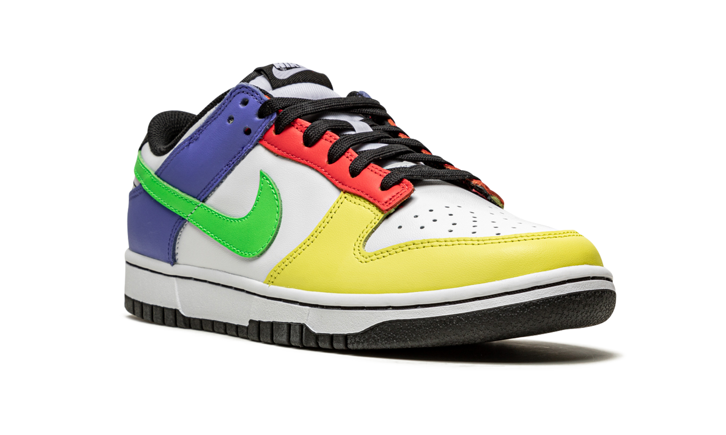 DUNK LOW WMNS  Green Strike
