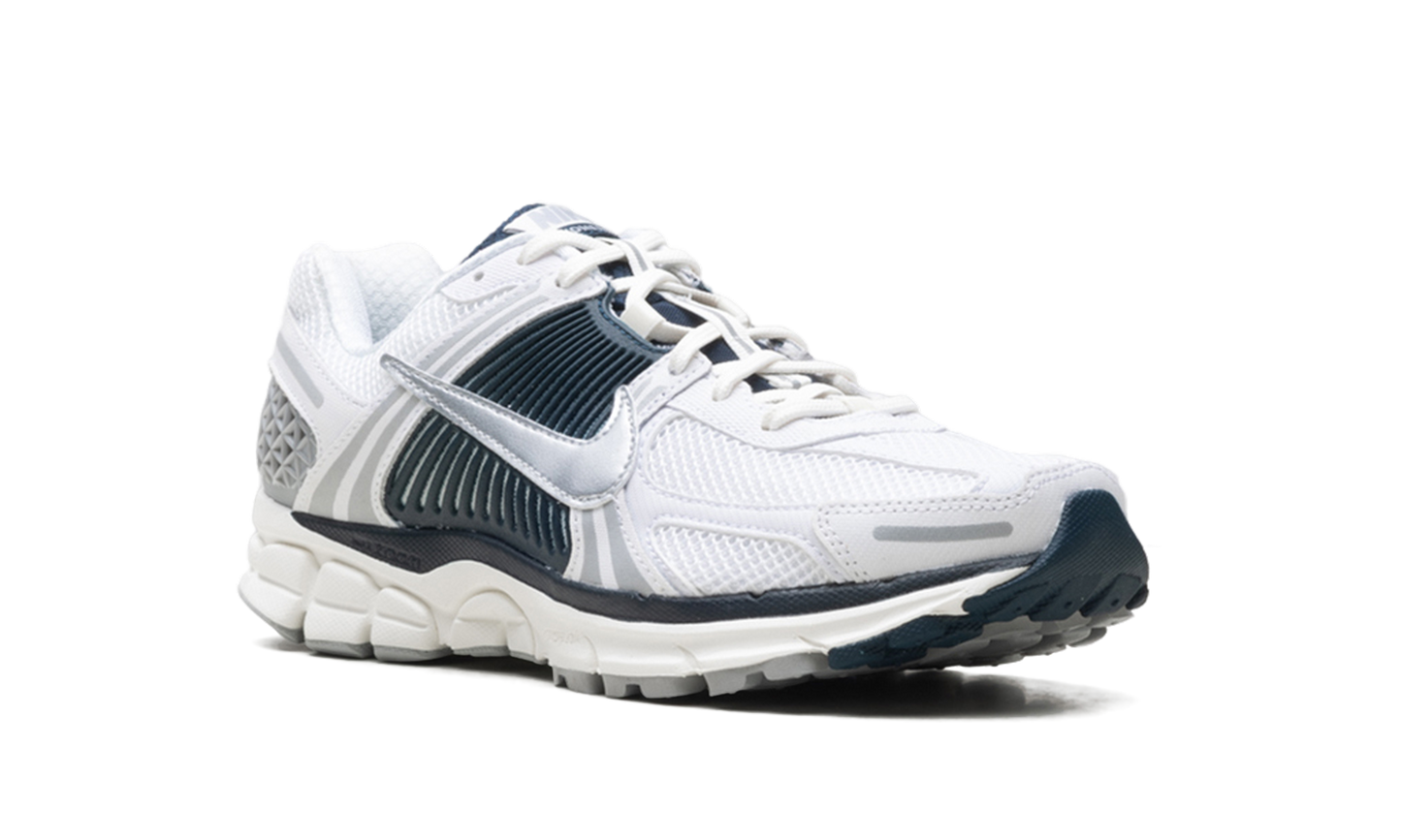 Air Zoom Vomero 5 WMNS  White Armory Navy