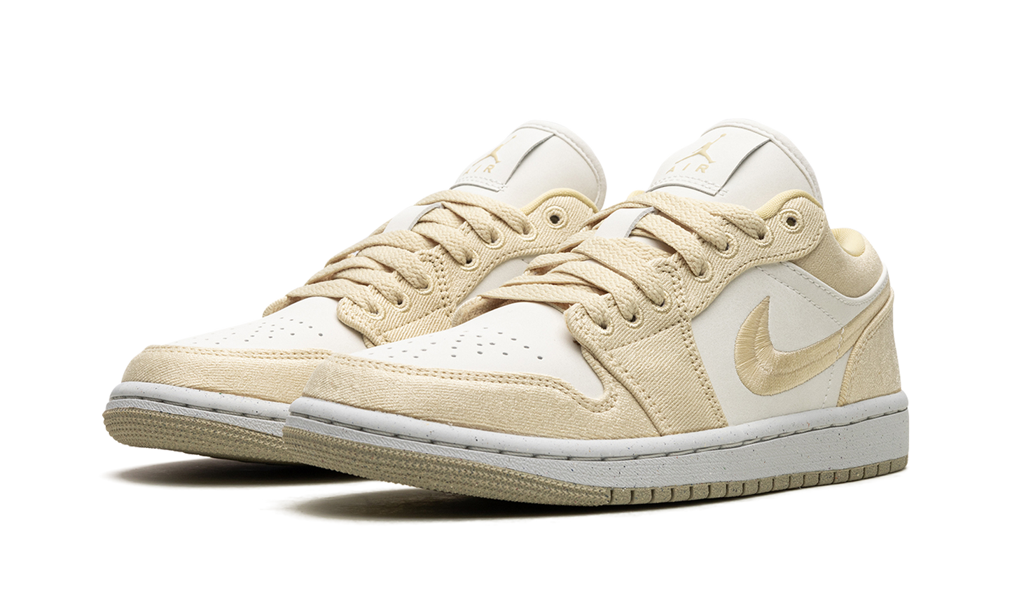 Air Jordan 1 Low WMNS  Team Gold / Sail