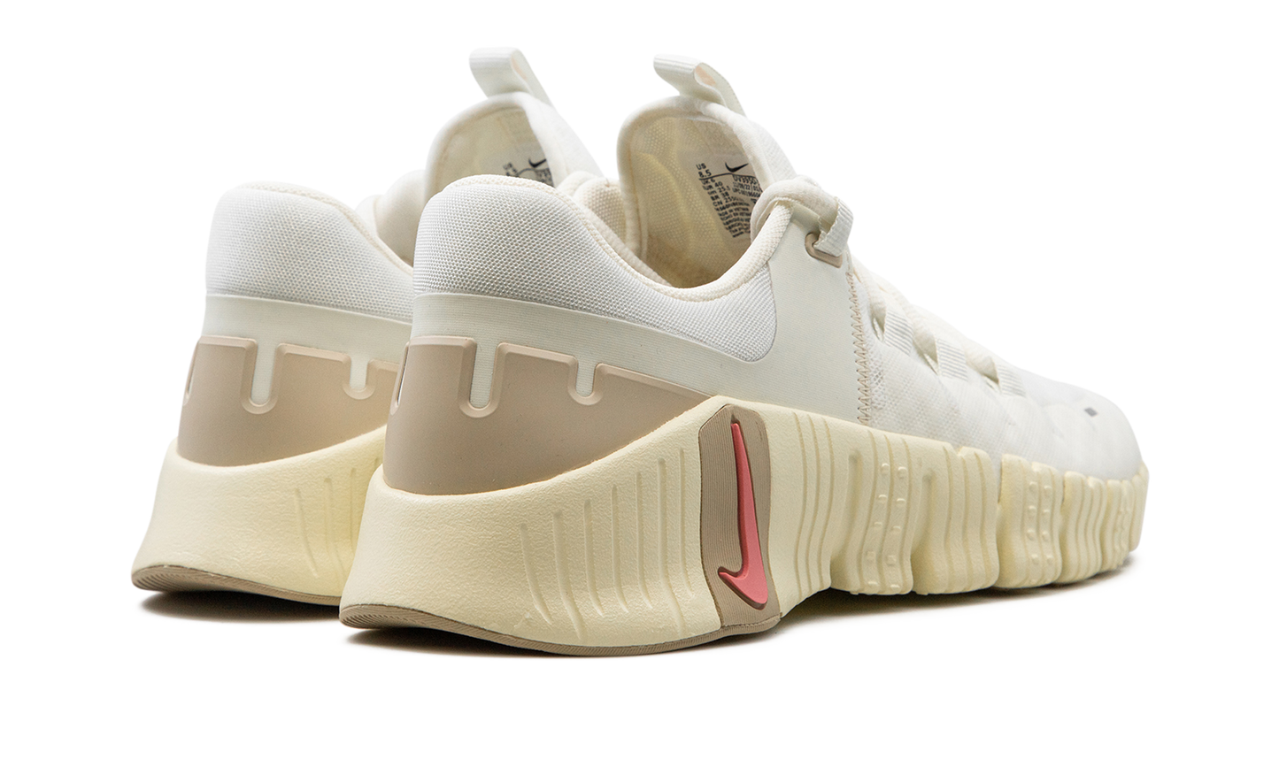 Free Metcon 5 WMNS  Sail Sanddrift