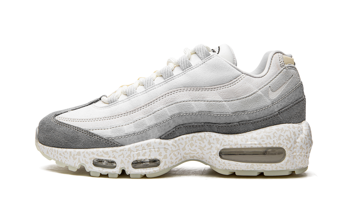 Air Max 95 QS  Light Bone-Glow in the Dark