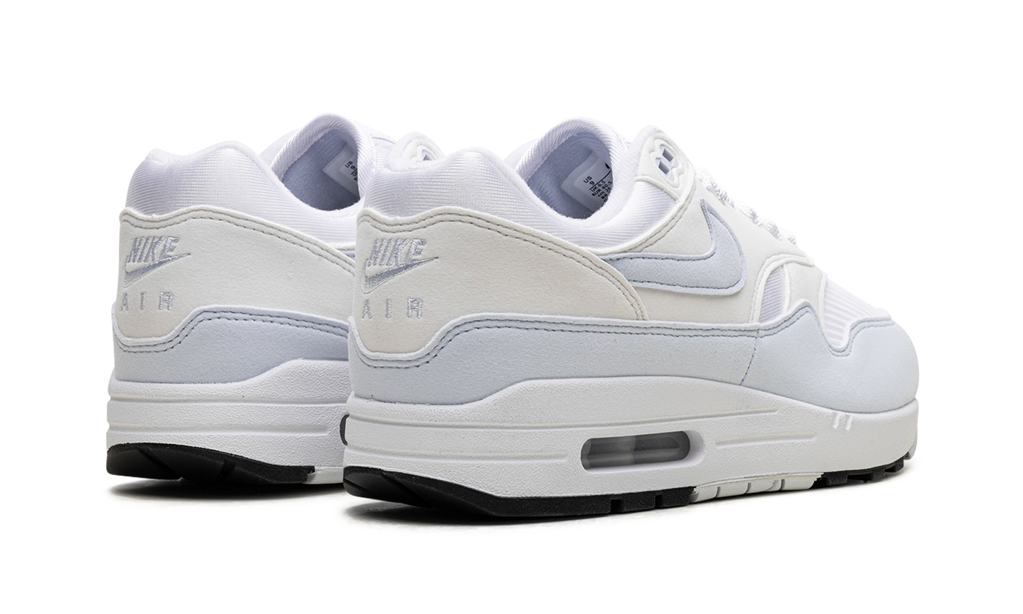 WMNS NIKE AIR MAX 1  FOOTBALL GREY