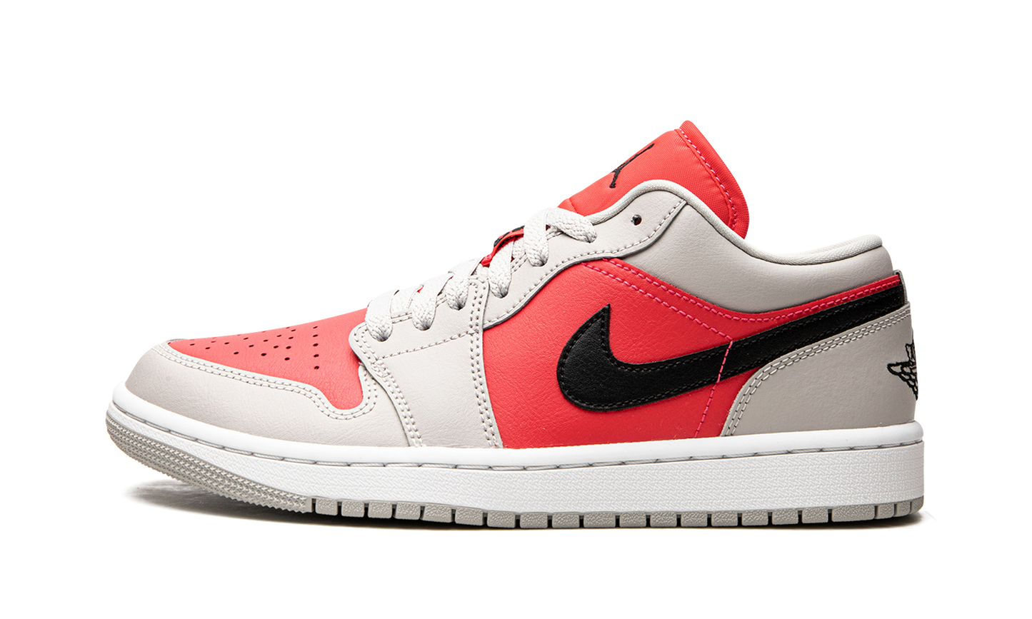 AIR JORDAN 1 LO WMNS  Light Iron Ore / Siren Red