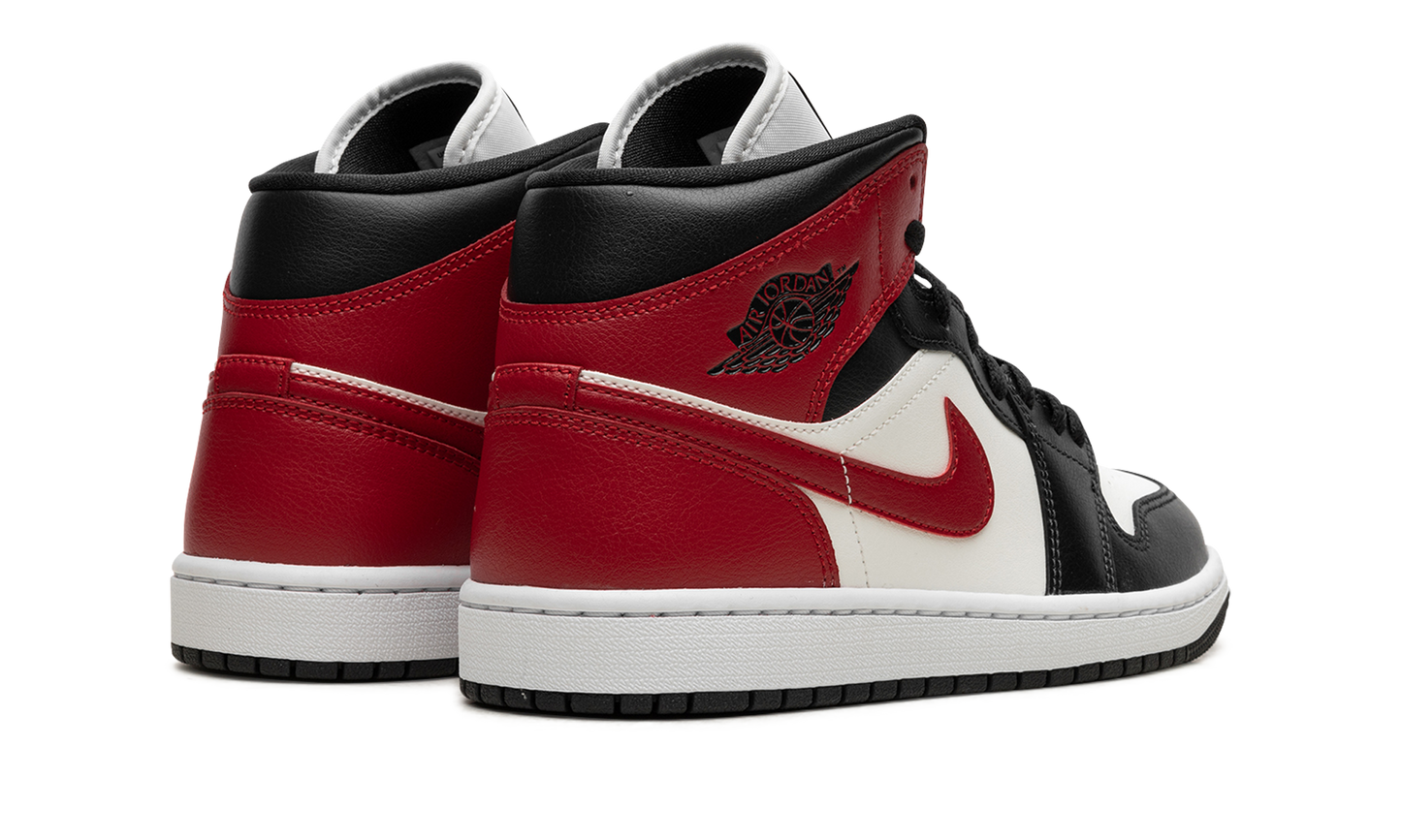 AIR JORDAN 1 MID WMNS  Black Toe