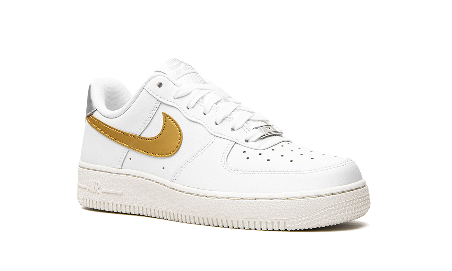 AIR FORCE 1 MNS WMNS  White / Gold / Silver