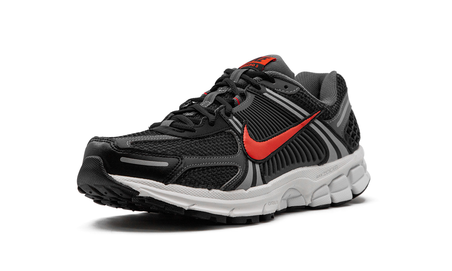 Air Zoom Vomero 5  Black Picante Red