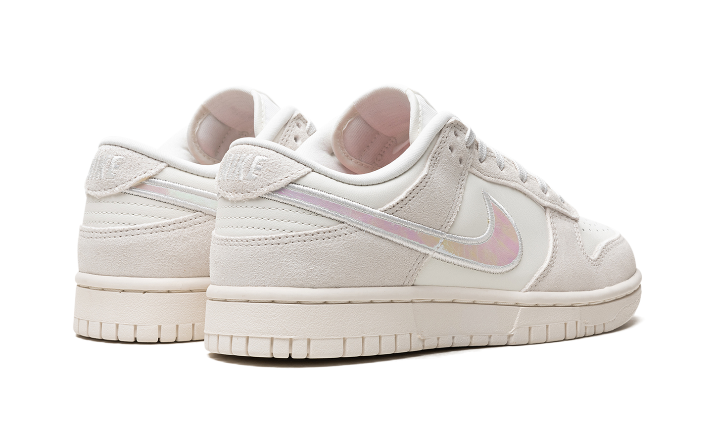 DUNK LOW WMNS  Ridescent Swoosh