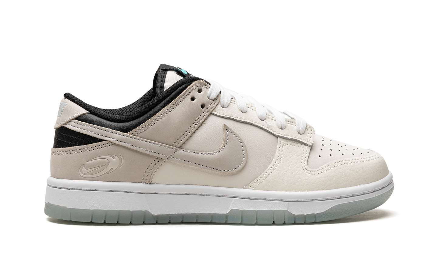 DUNK LOW WMNS  Supersonic