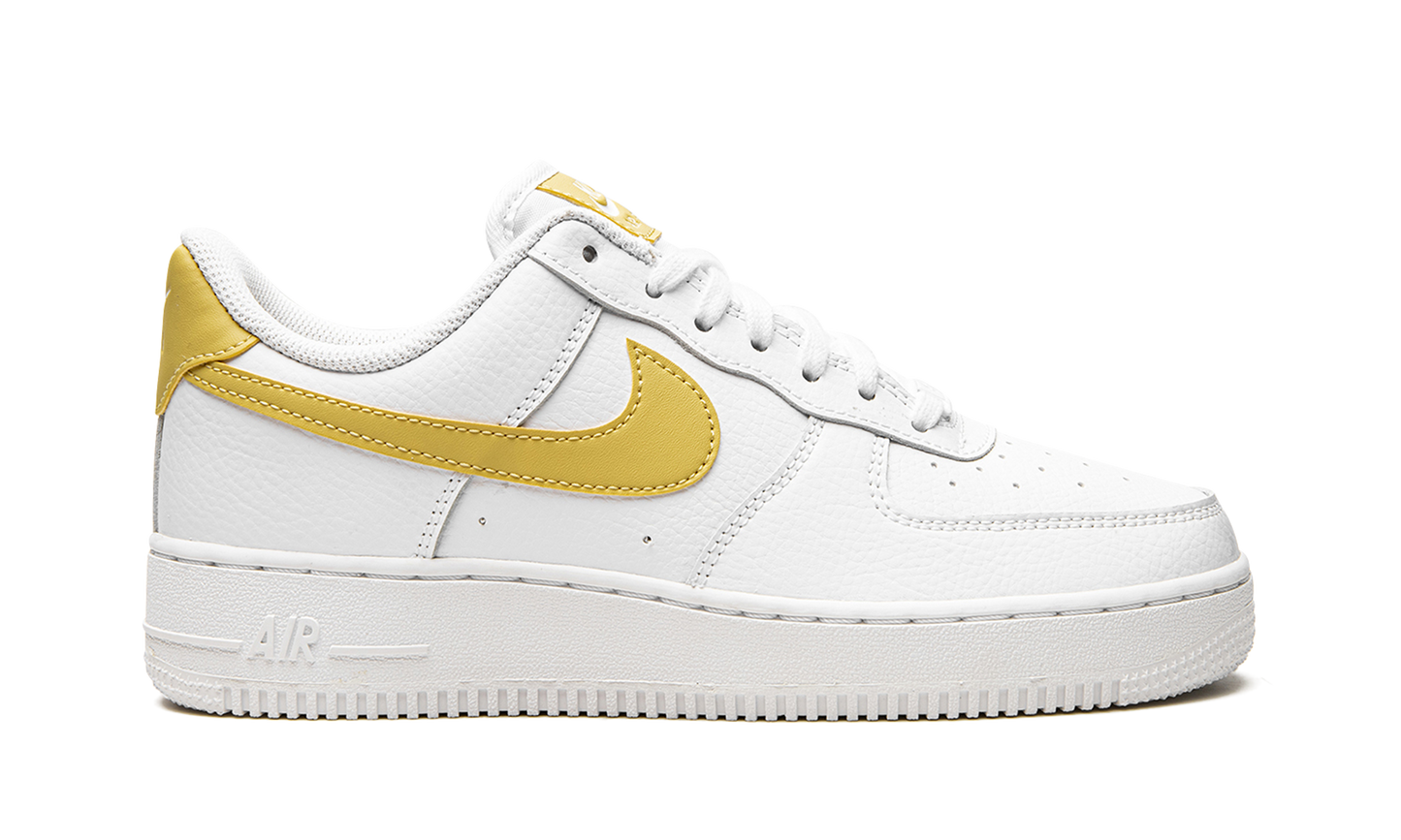 AIR FORCE 1 LO MNS WMNS  White / Saturn Gold