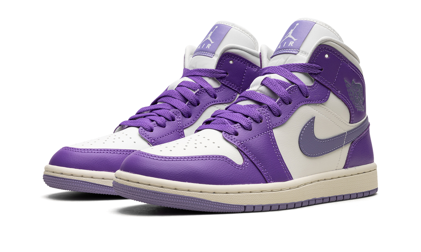 AIR JORDAN 1 MID WMNS  Action Grape