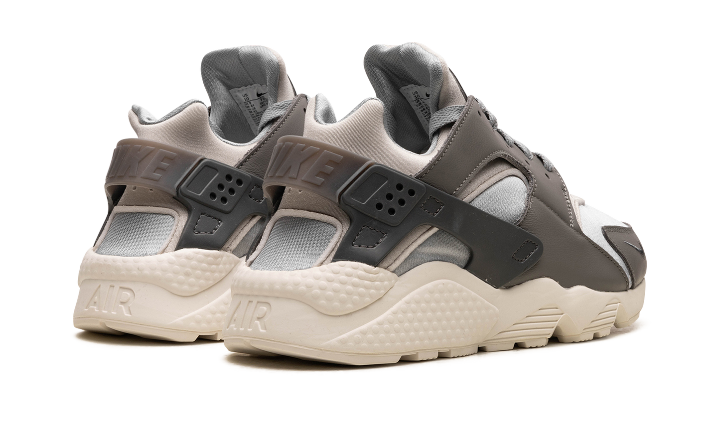 AIR HUARACHE  LIGHT SMOKE GREY