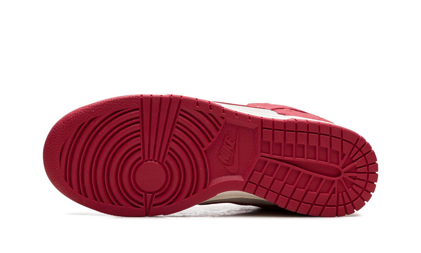Dunk Low WMNS  Red Roses