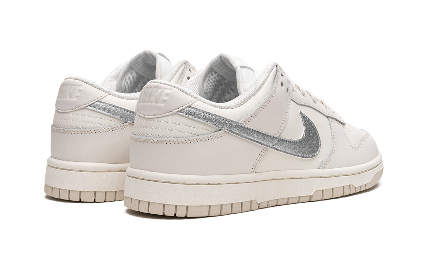 DUNK LO ESS TREND MNS WMNS  Sail / Oxygen Purple