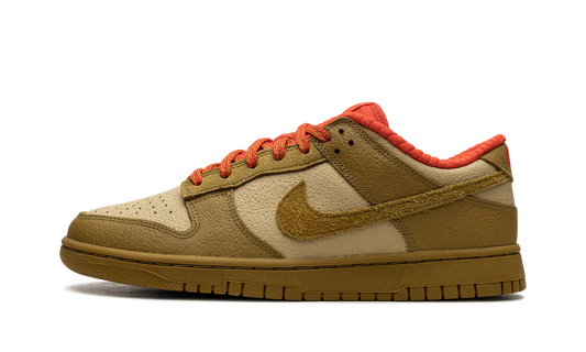 DUNK LOW WMNS  Bronzine Picante Red