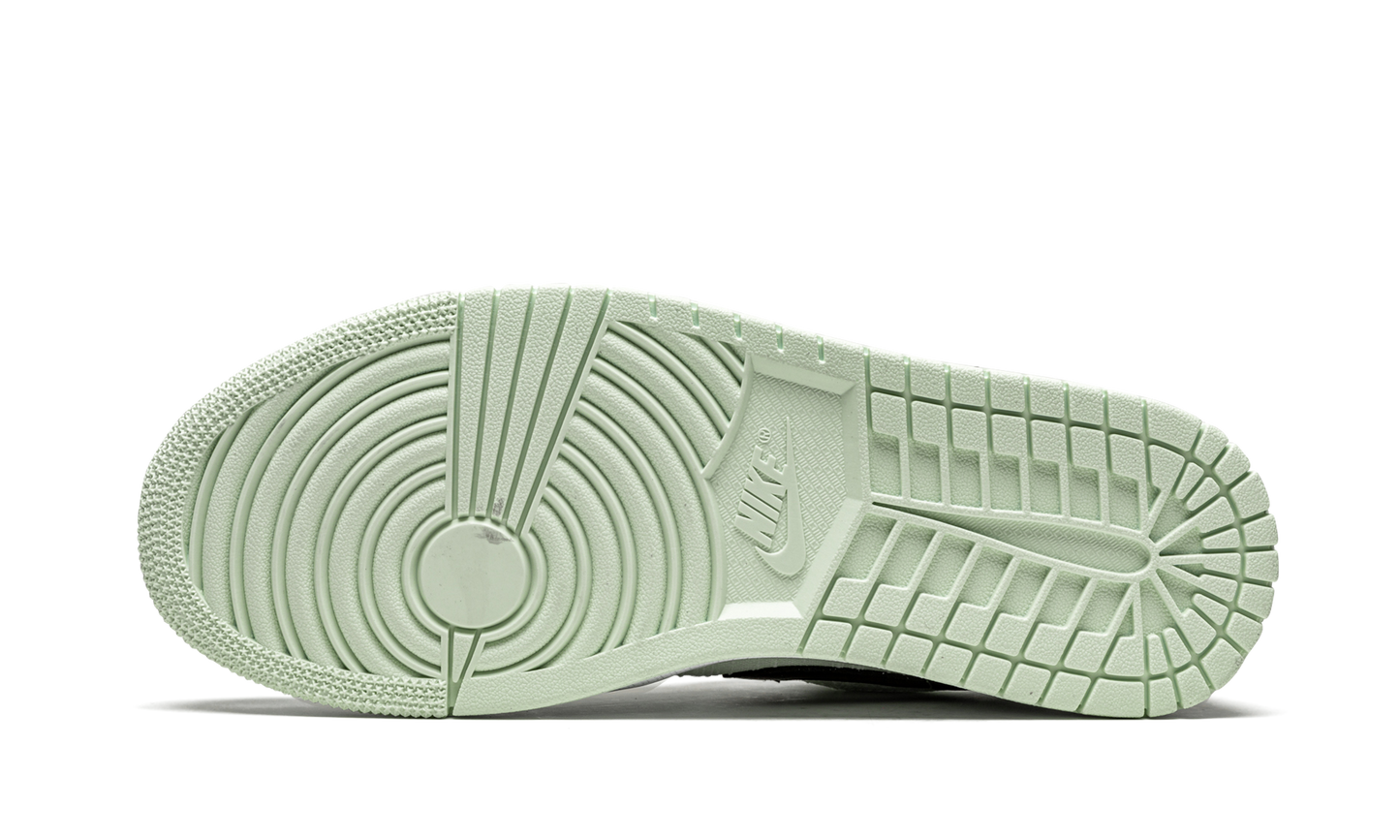 AIR JORDAN 1 LO SE WMNS  Barely Green