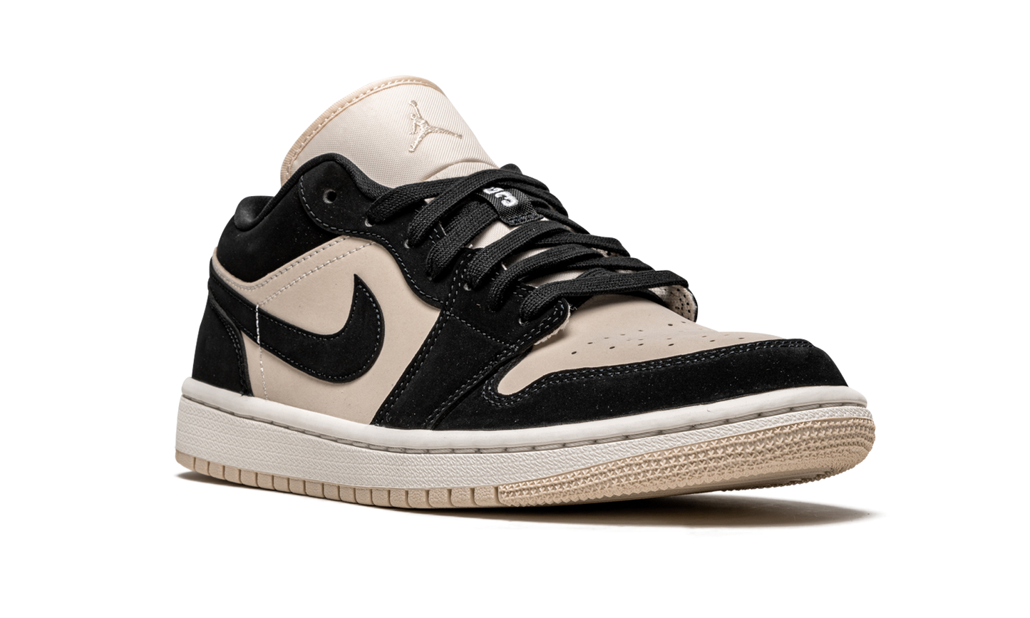 Air Jordan 1 Low WMNS  Black Guava Ice