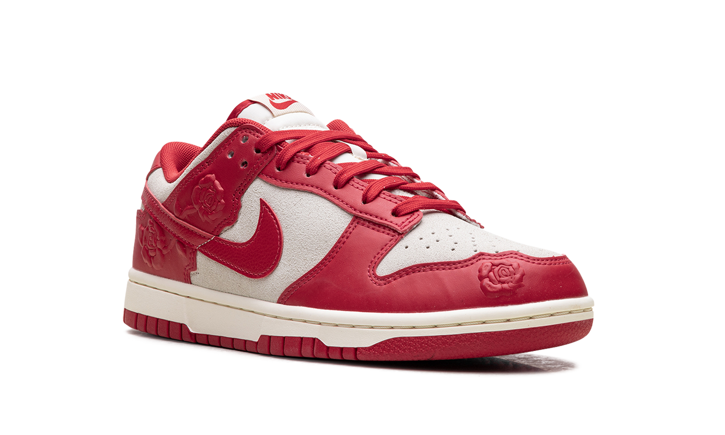 Dunk Low WMNS  Red Roses