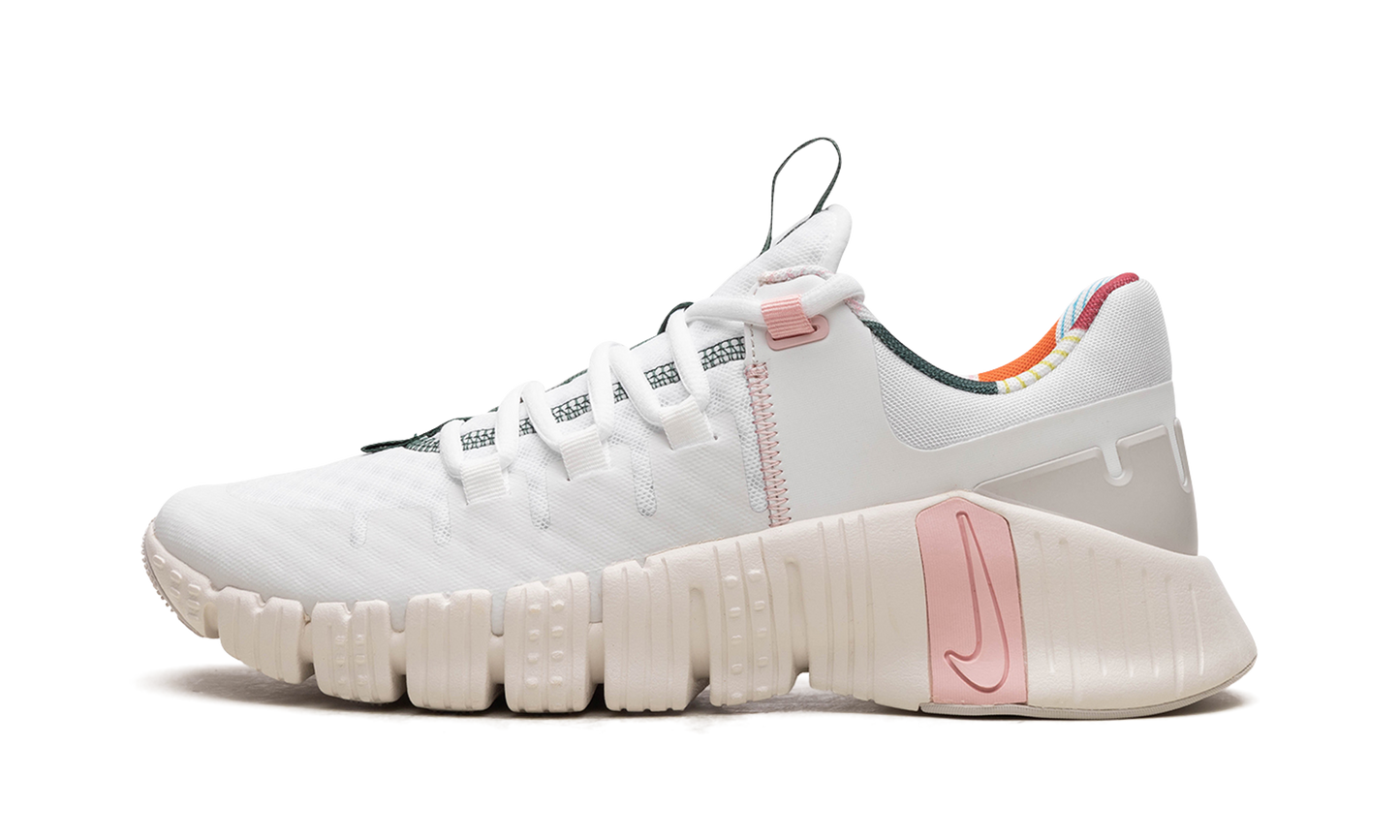 FREE METCON 3 WMNS  All Petals United