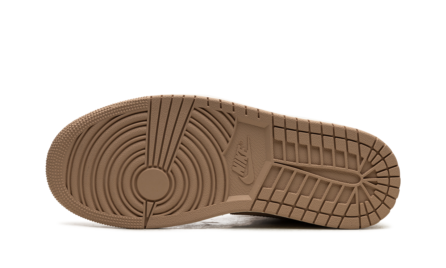 AIR JORDAN 1 MID SE WMNS  Legend Light Brown