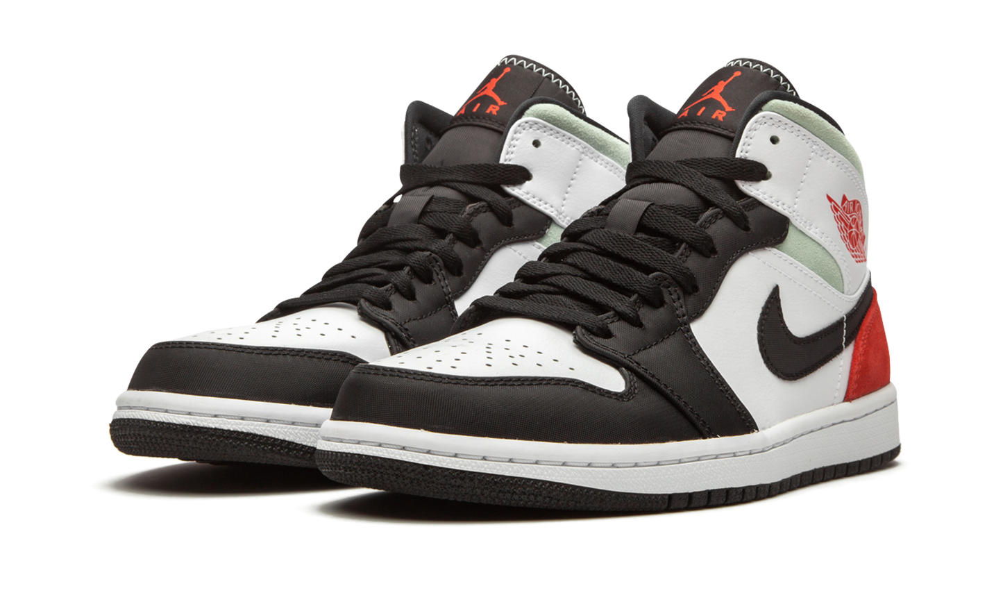 Jordan 1 Mid SE  Red Black Toe