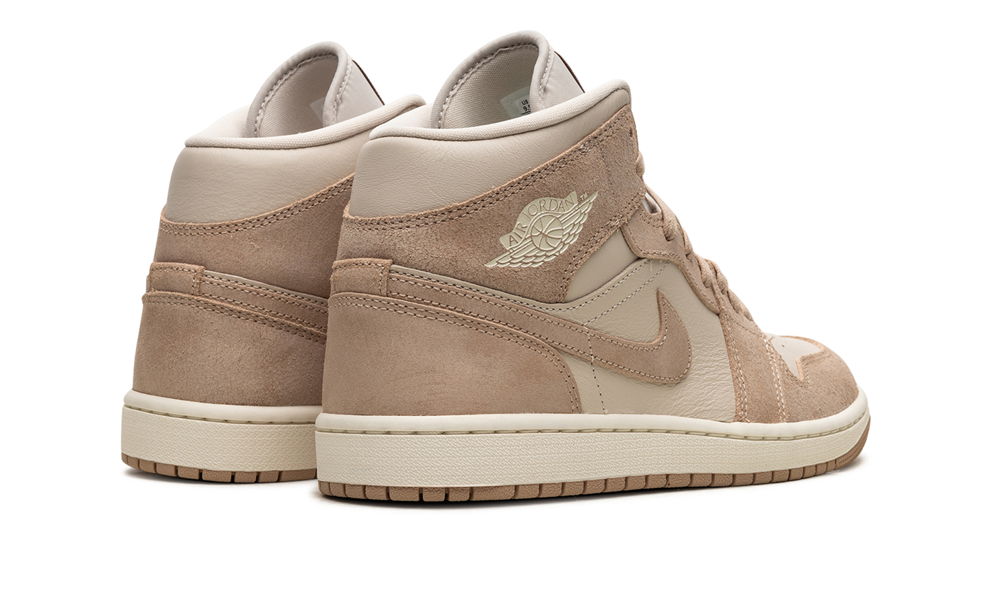 AIR JORDAN 1 MID SE WMNS  Legend Light Brown