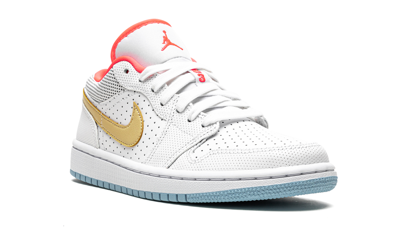 AIR JORDAN 1 LO SE WMNS  White / Sesame / Flash Crimson