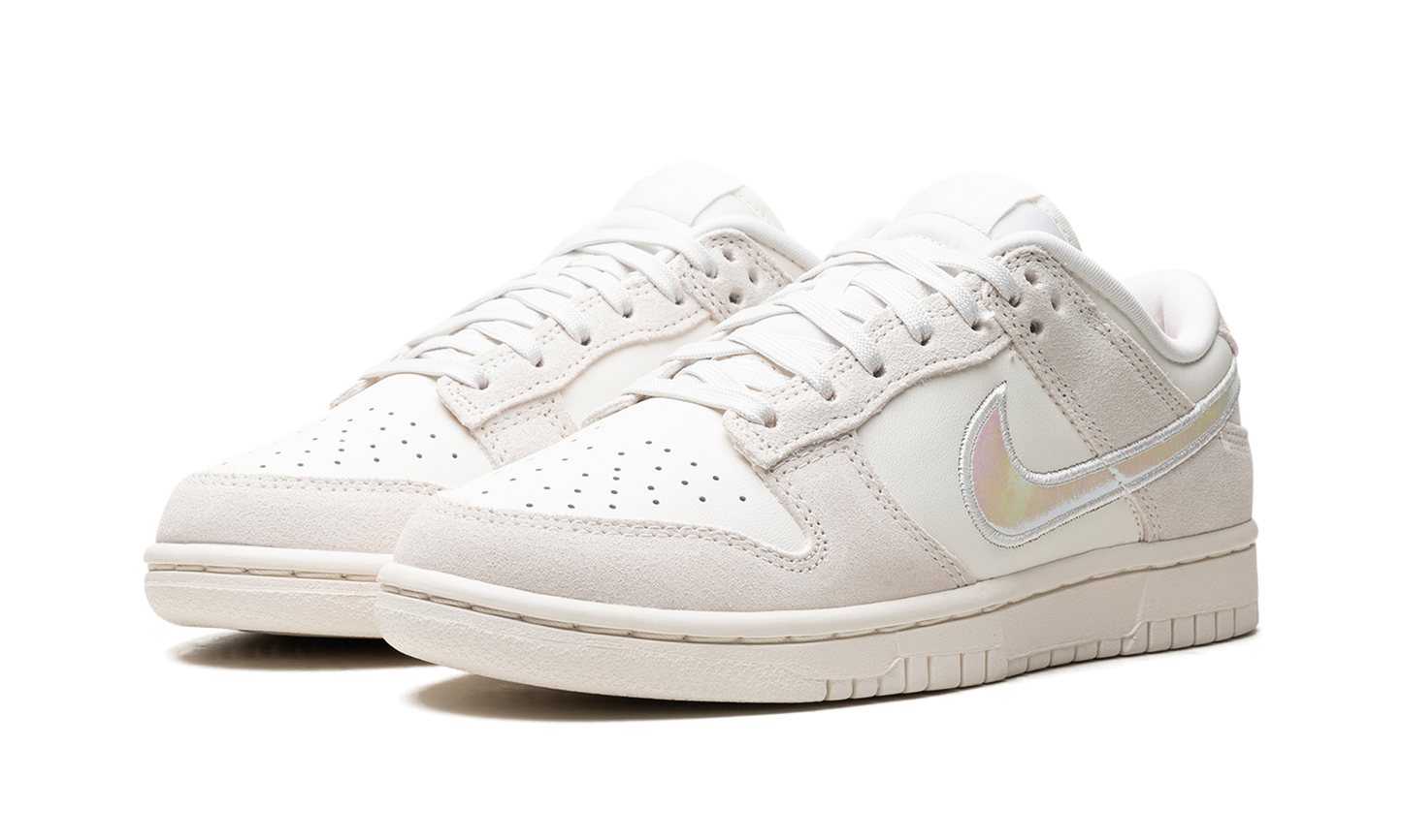 DUNK LOW WMNS  Ridescent Swoosh