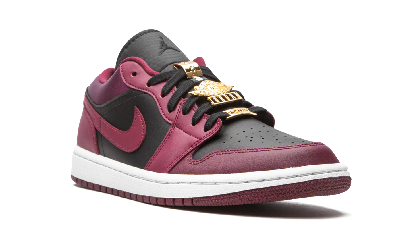 AIR JORDAN 1 LO SE WMNS  Beetroot