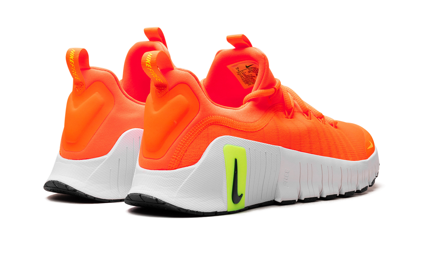 Free Metcon 6 WMNS  Orange