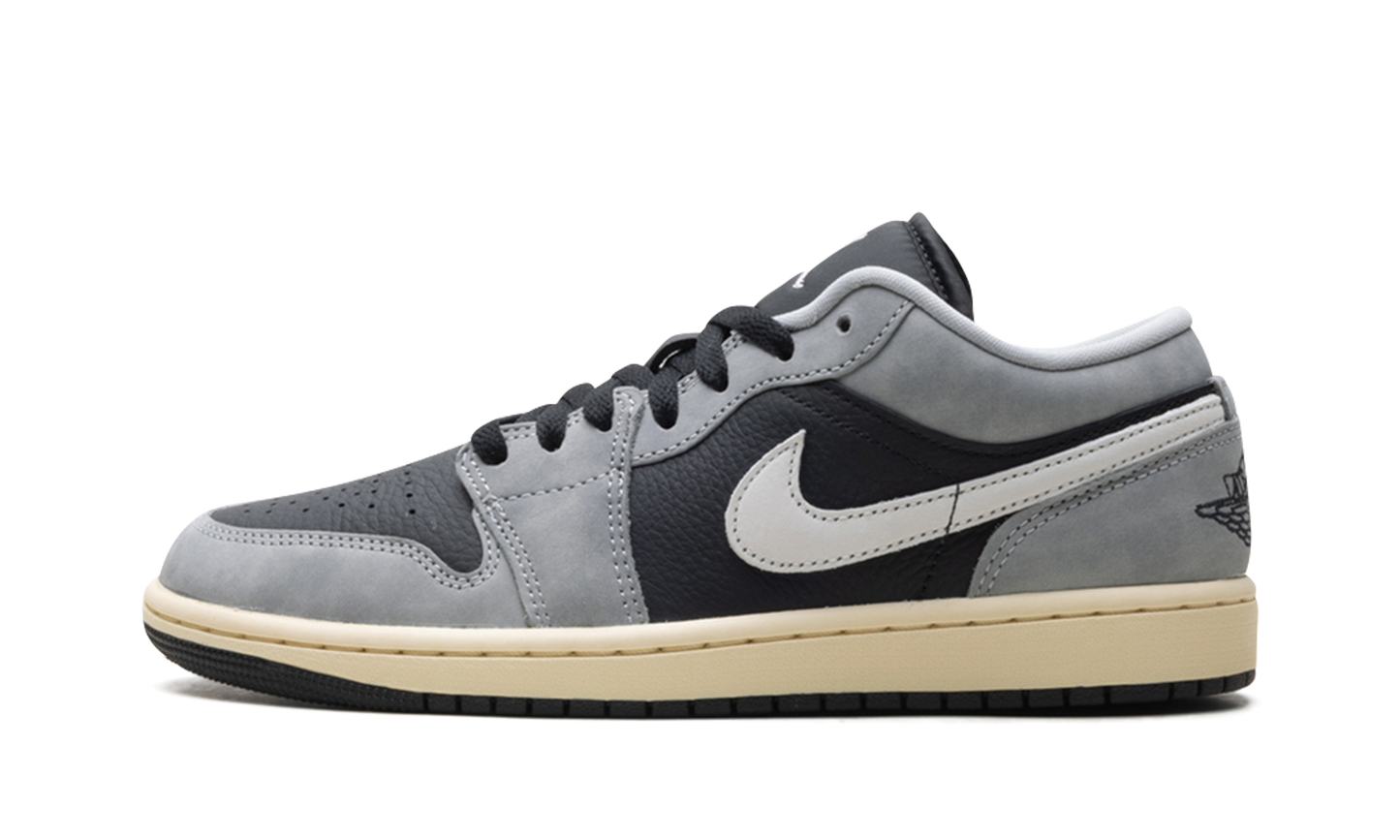Air Jordan 1 Low SE  Light Smoke Grey