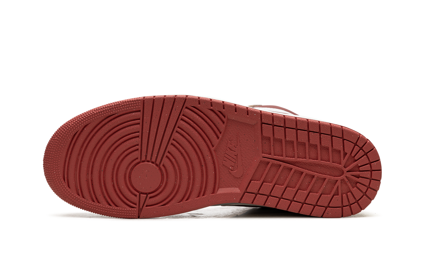 Air Jordan 1 Low SE  DUNE RED