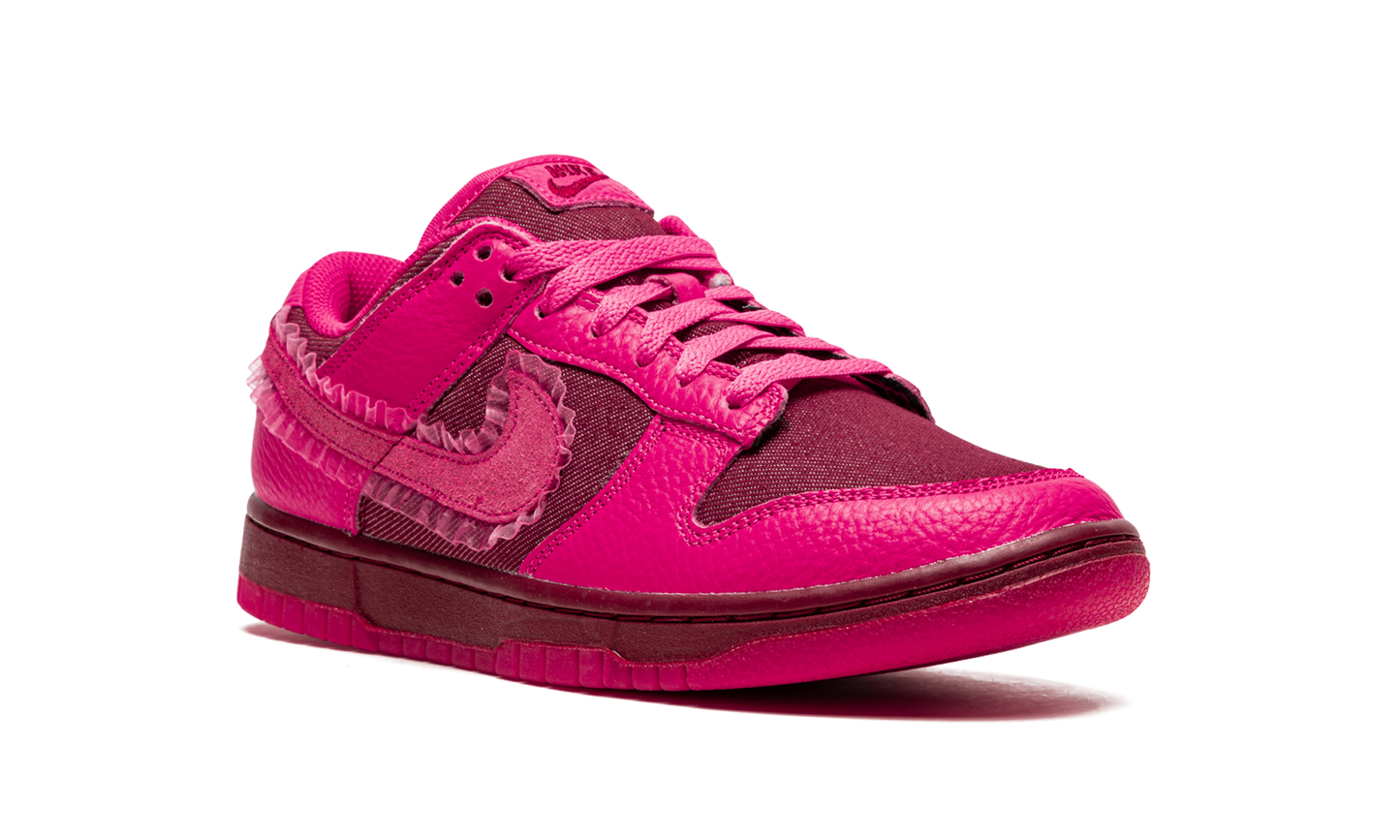 DUNK LOW WMNS  Valentine’s Day