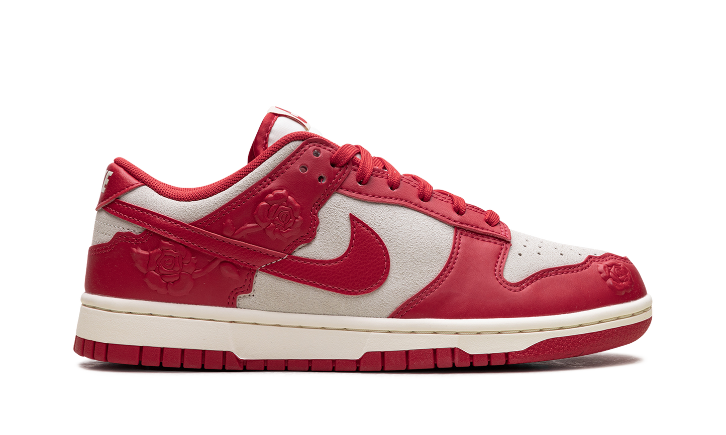 Dunk Low WMNS  Red Roses