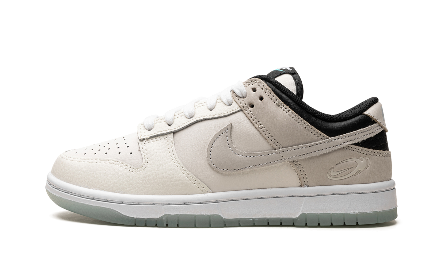 DUNK LOW WMNS  Supersonic