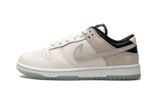 DUNK LOW WMNS  Supersonic
