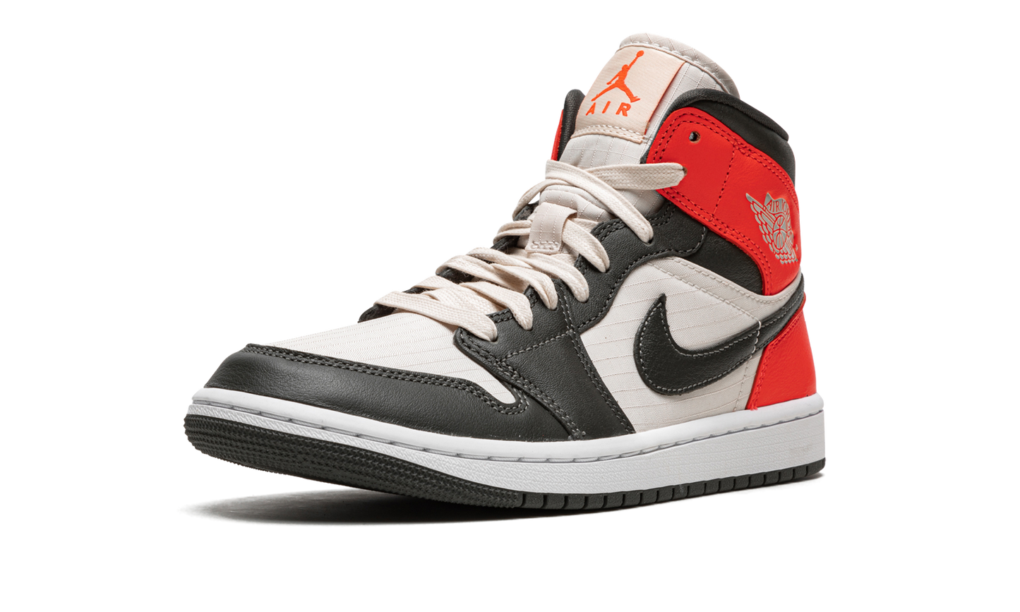 AIR JORDAN 1 MID SE WMNS  Newsprint